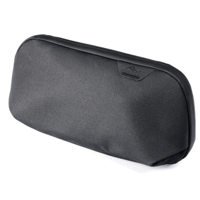 smalltechpouch-black-159A8743_c9585f02-c4f4-4602-bca5-370bf1ef346c