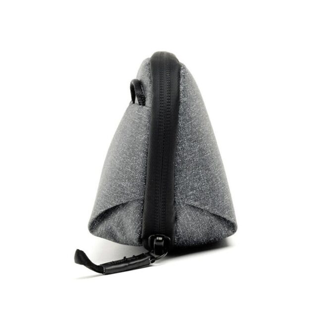 smalltechpouch-charcoal-159A0465_90342756-7bcf-445a-8d80-ca5e8a87bb2e