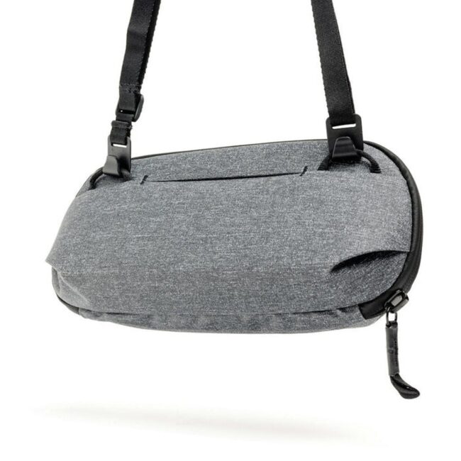 smalltechpouch-charcoal-159A0469_917f7e1a-a377-41f7-b317-259fb11fac82