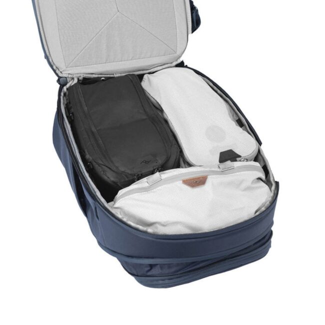 travel-backpack-midnight-30-4 travel-backpack-midnight-30-4